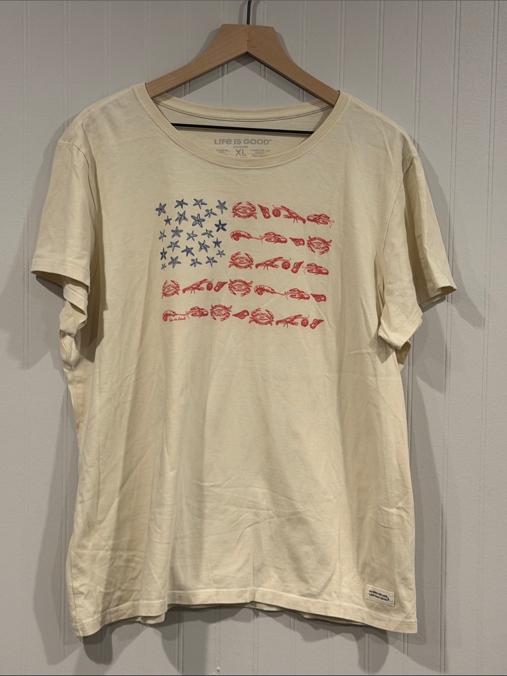 Life is Good women’s Cream Graphic Flag T-Shirt